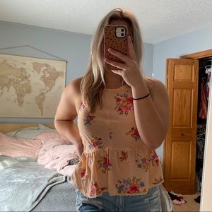 American Eagle floral top!